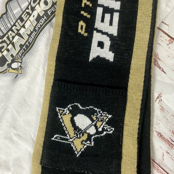 Bundle of Pittsburgh Penguins Gear - Picture 3 of 7